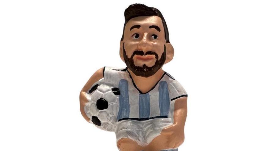 Vista frontal de la figureta del caganer de Messi amb la samarreta de l&#039;Argentina
