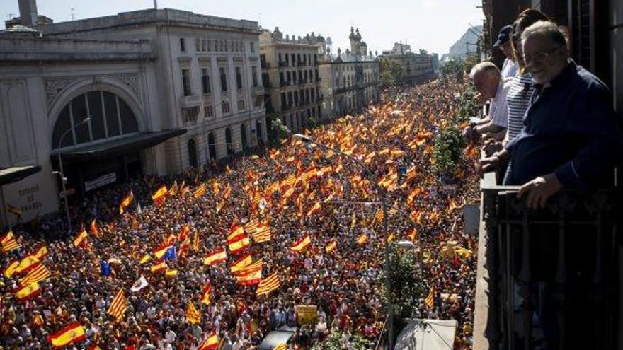 Multitudinària crida a la unitat d&#039;Espanya i en contra de la independència a Barcelona