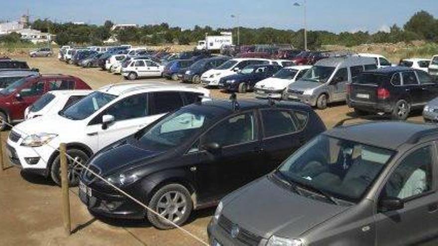 PSOE y Podemos apoyan dar prioridad a los coches de Ibiza en la ley de Formentera