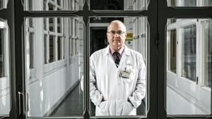 Antoni Trilla, responsable del control de epidemias del Hospital Clínic, ayer, en el centro sanitario.