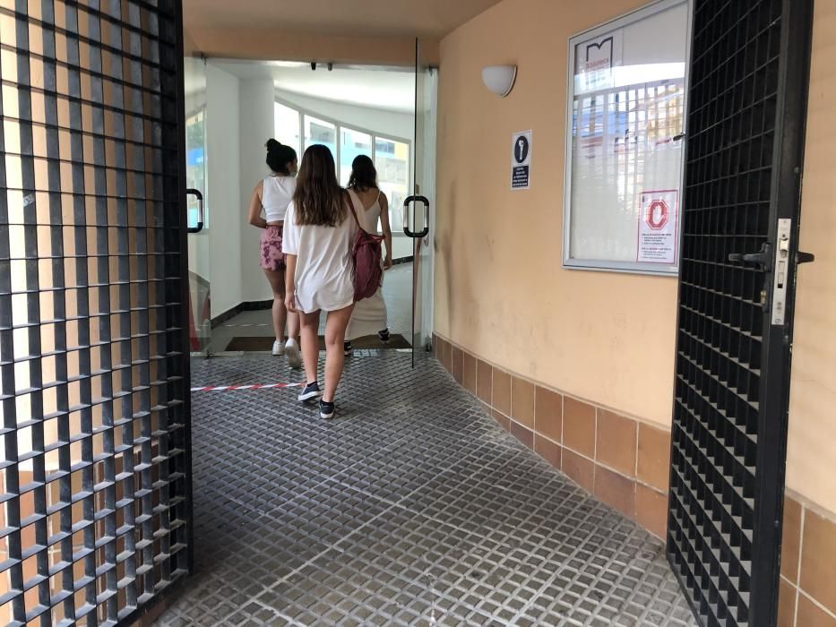 Temor entre los alumnos de las Pitiusas al examen y a un futuro rebrote que les impida ir a la universidad el próximo curso