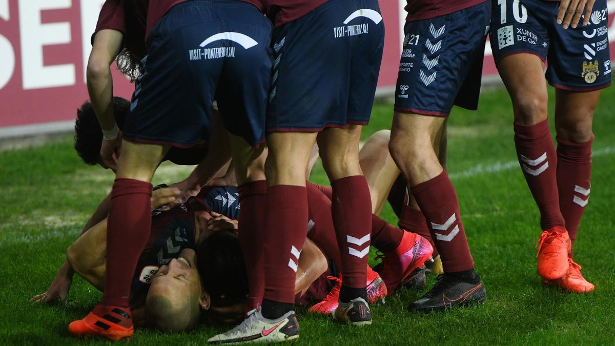 Celebración de un gol del Pontevedra en un partido anterior.