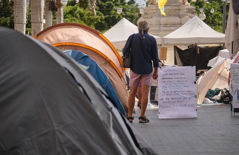 Acampada vivienda en la plaza de la Candelaria