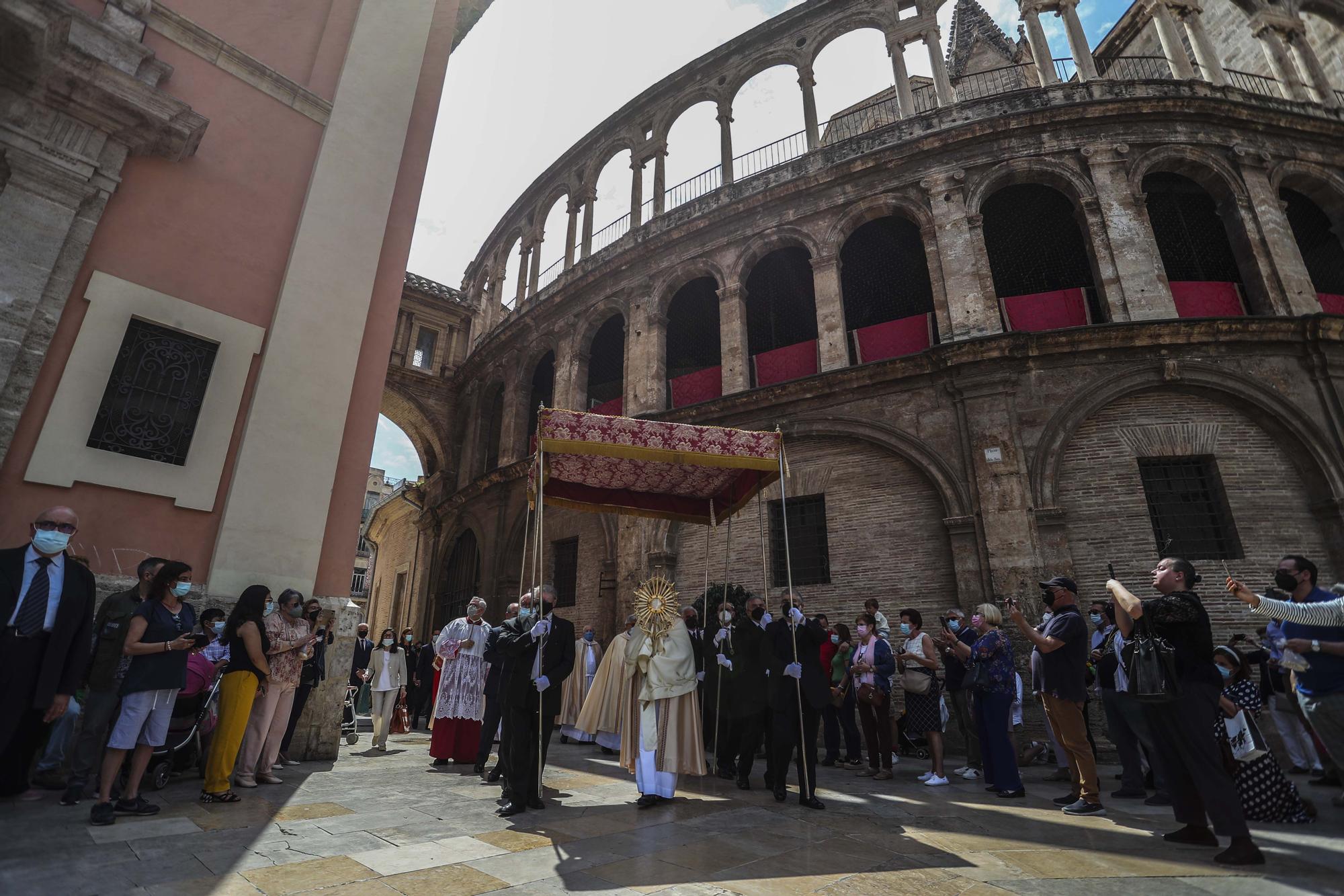 Así ha sido la misa y la procesión del día del Corpus en València