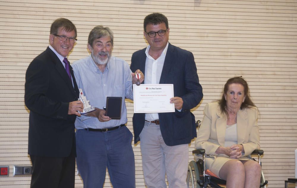 De los homenajeados ayer se resaltó, entre otras virtudes, su «humanidad», ser «periodistas todoterreno» y hacer un trabajo «libre» durante los años de dictadura.