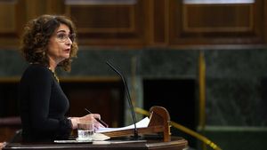 El Govern central dona la «benvinguda» a tothom a la reforma laboral: un «gairebé prec», segons Montero