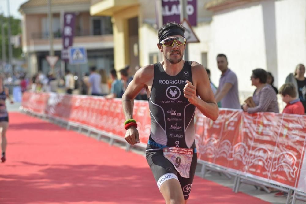 Llegada a la meta del Triatlón Villa de Fuente Álamo