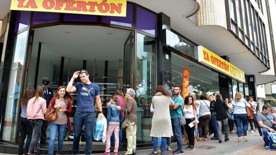 El &#039;Ofertón&#039; de Calzados Gilfonso, en Telde