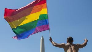 El matrimoni LGTBI fa 20 anys amb rècord de bodes i suport massiu