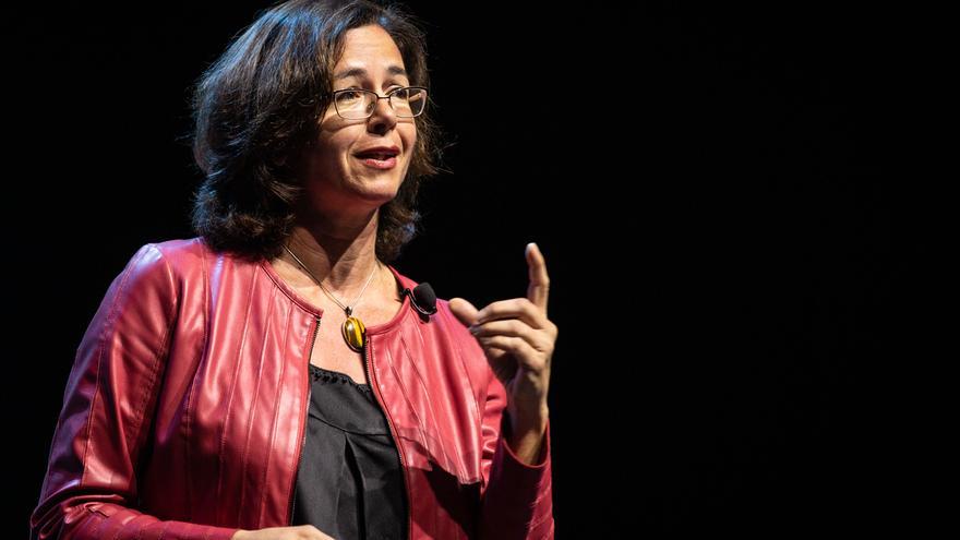 Ponencia María Lázaro: Enseña a tus hijos a no perder el tiempo en redes sociales