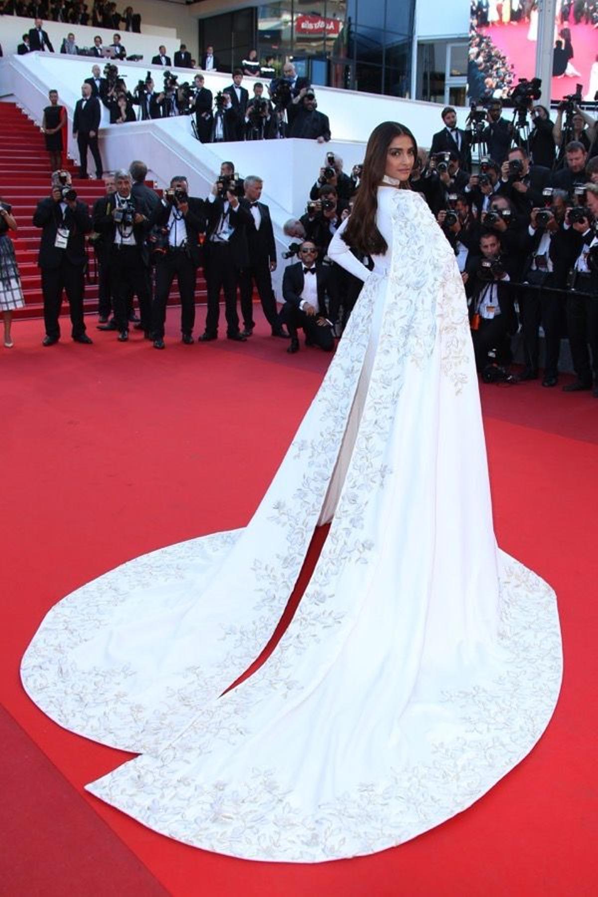 Sonam Kapoor en la proyección de 'Mal de Pierres', Cannes 2016