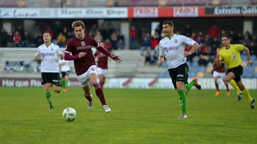 Al Pontevedra le sale cruz ante el Rácing de Santander