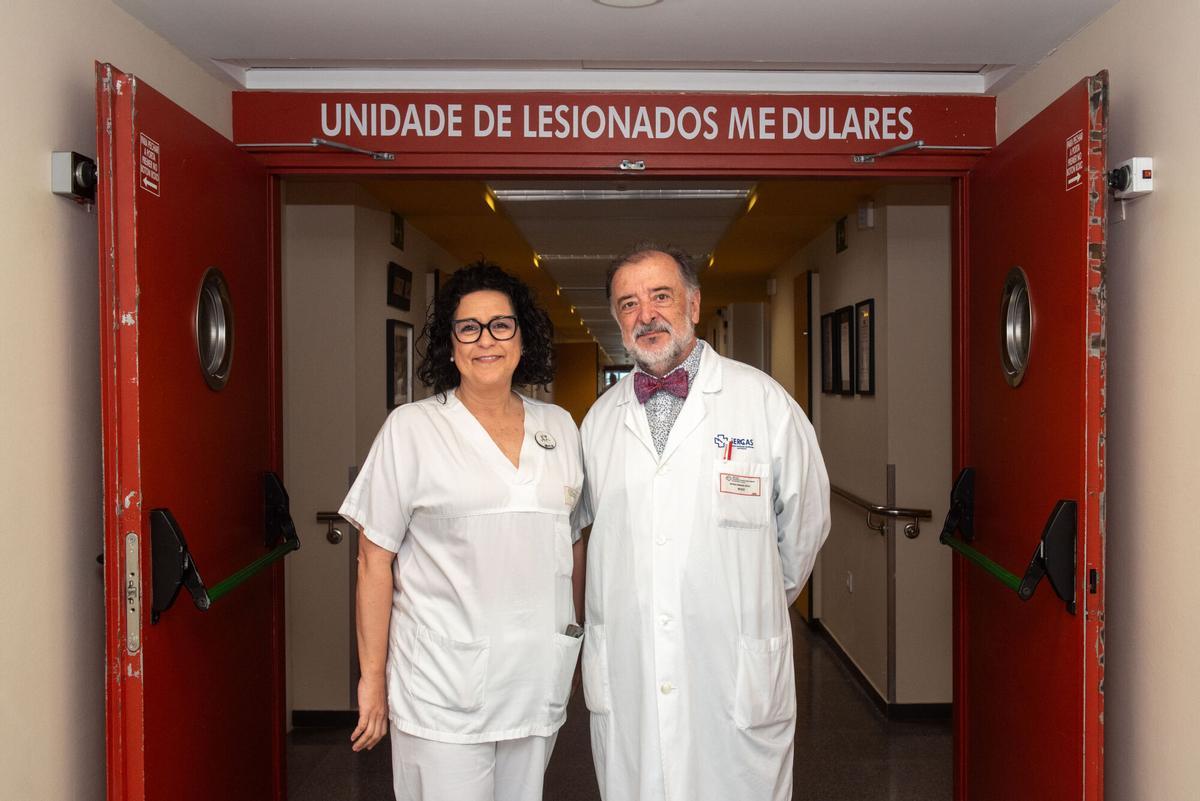 Beatriz Saavedra Illobre, supervisora, y Antonio Rodríguez Sotillo, responsable de la Unidad de Lesionados Medulares del área sanitaria de A Coruña y Cee, localizada en el Hospital Universitario (Chuac).