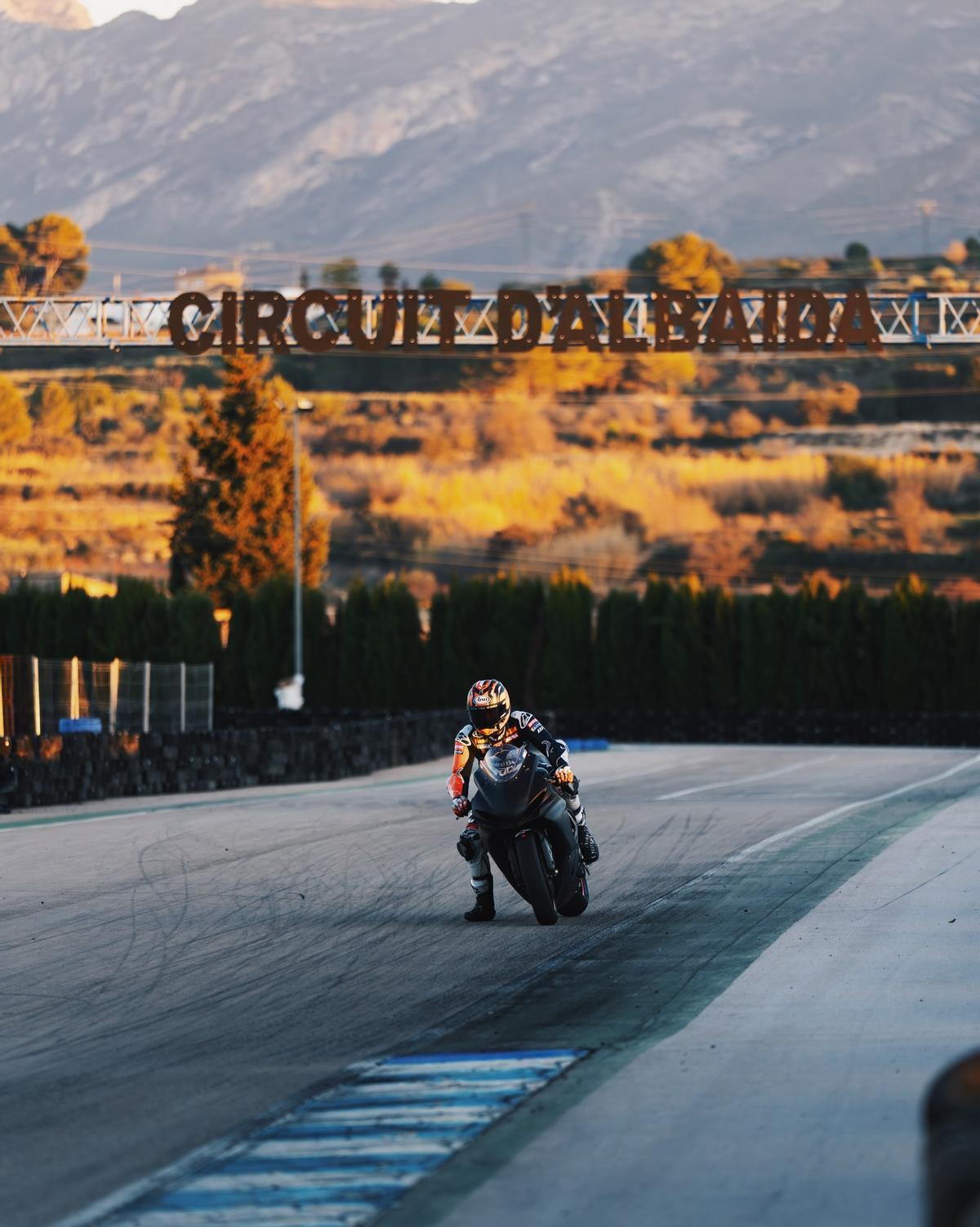Maverick Viñales en el Circuito de Albaida.