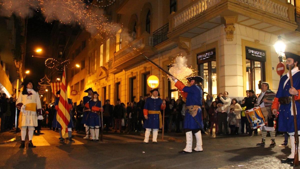 Imagen de archivo de los Miquelets del Regne de València, ataviados con vestimenta de época, en la marcha cívica de Vila-real.