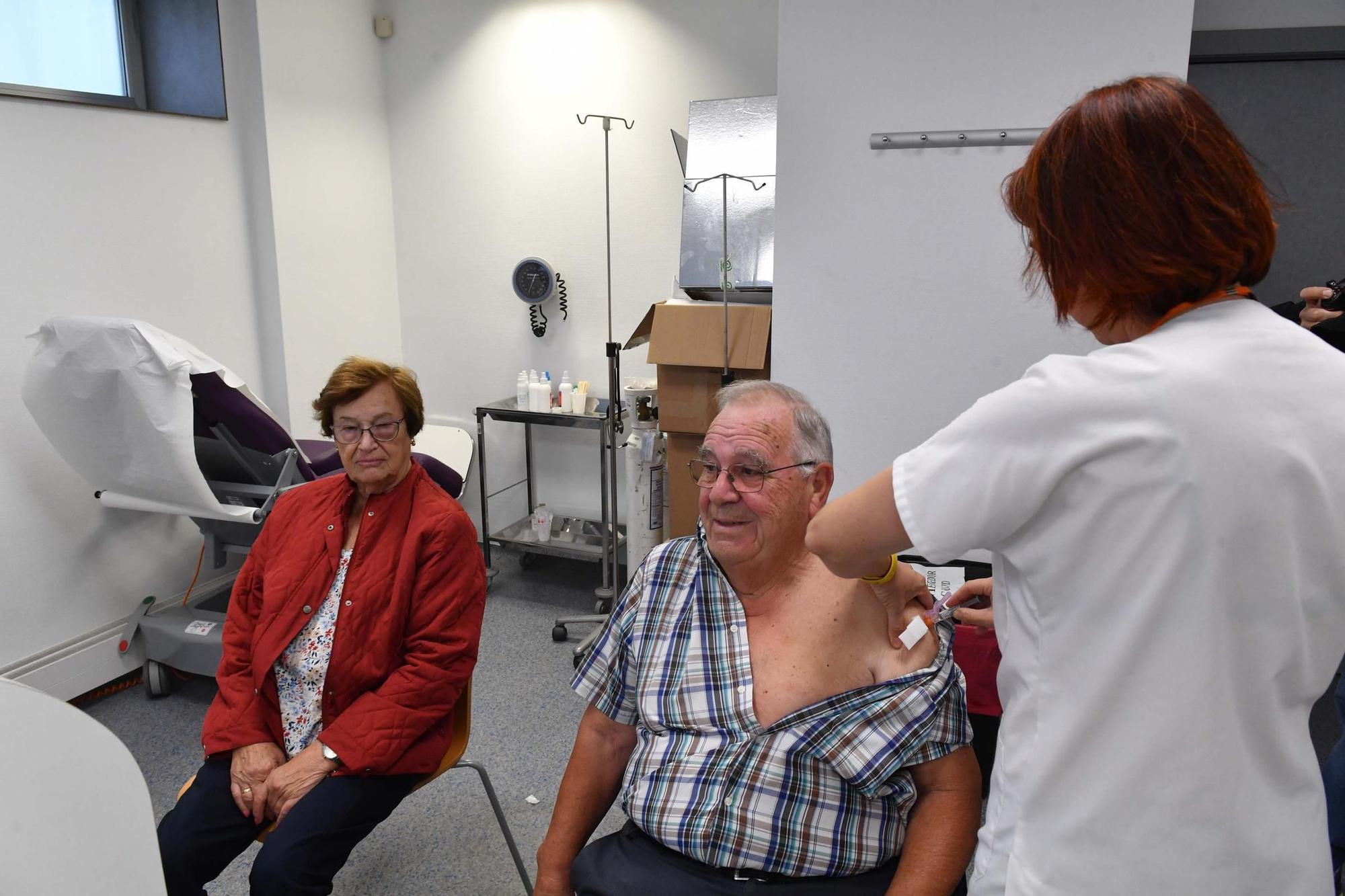 Arranca la vacunación de gripe y COVID en centros de salud a mayores de 80 años