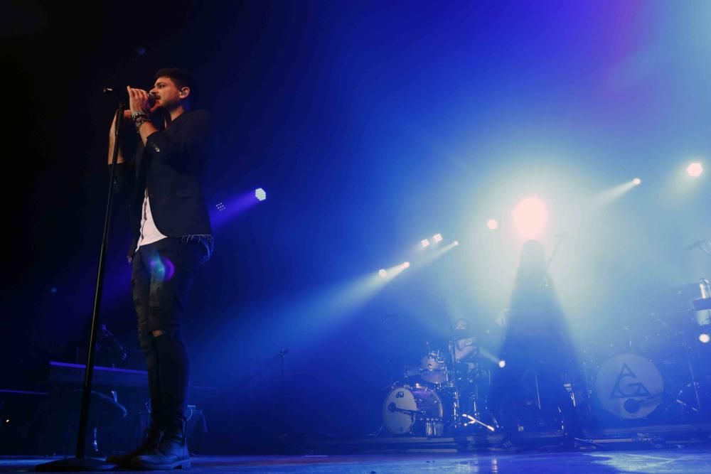 Concierto de Ana Guerra y Luis Cepeda de la gira ImaginBank en la Sala París 15.