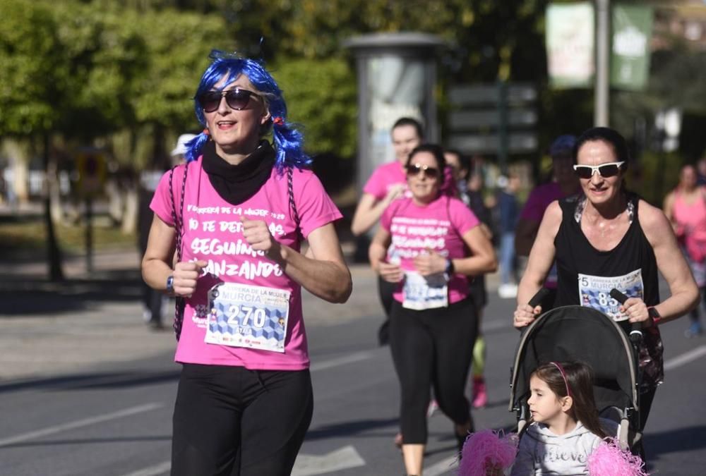 Ambiente en la V Carrera de la Mujer de Murcia