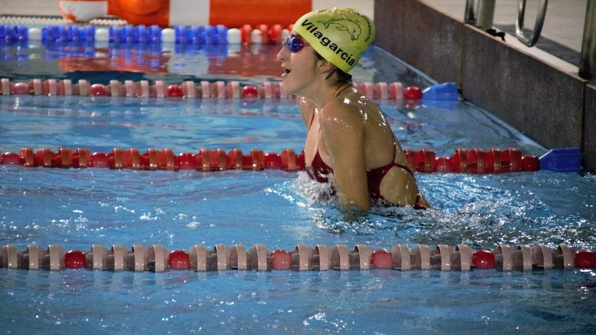 La piscina de Vilagarcía acoge la primera competición oficial de su historia con la Liga Gallega de salvamento