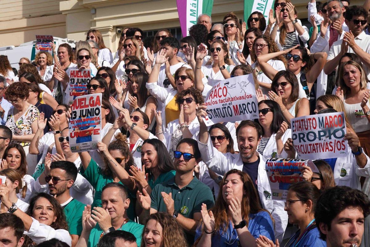 MLG 13-06-2025.-Concentración de médicos contra el borrador del Estatuto Marco del Ministerio de Sanidad, motivo por el que están convocados a la huelga nacional en esta jornada.