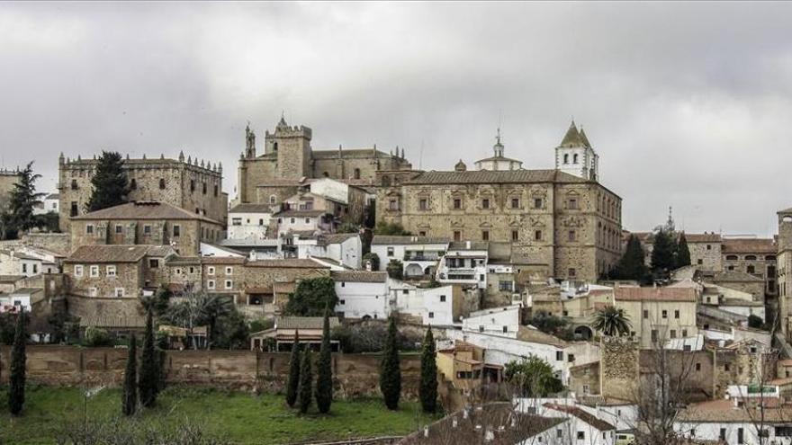 La ciudad monumental de Cáceres estrena iluminación ornomental