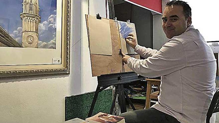 Toni Bennasar en su escuela Art-Pastel, a dos pasos de Els Dolors.