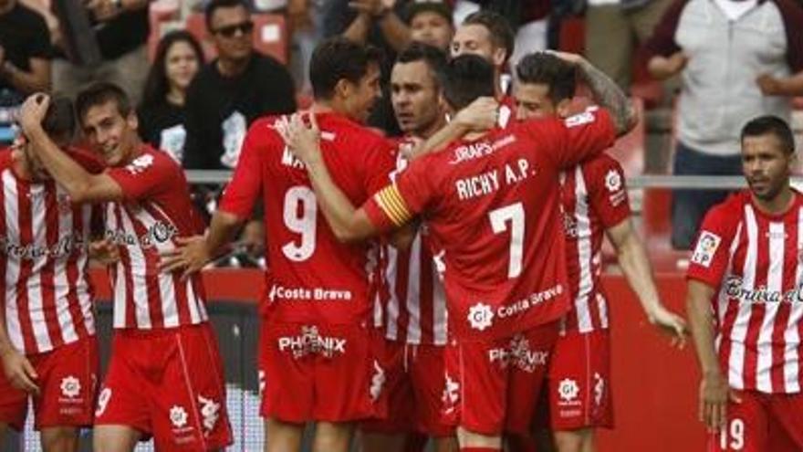 Els jugadors del Girona celebren un gol a Montilivi.