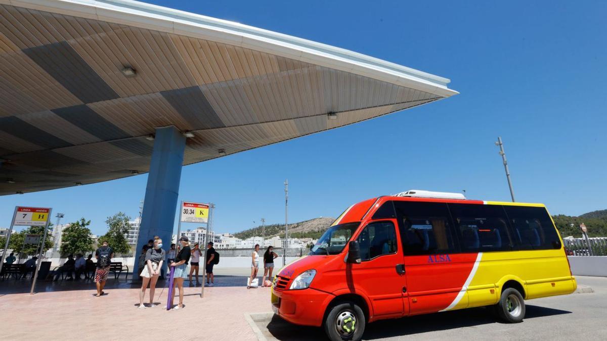 Estación de autobuses de Sant Antoni. | J. A. RIERA