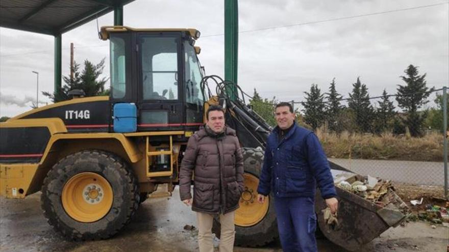 La comarca acomete la limpieza del punto limpio de Cariñena