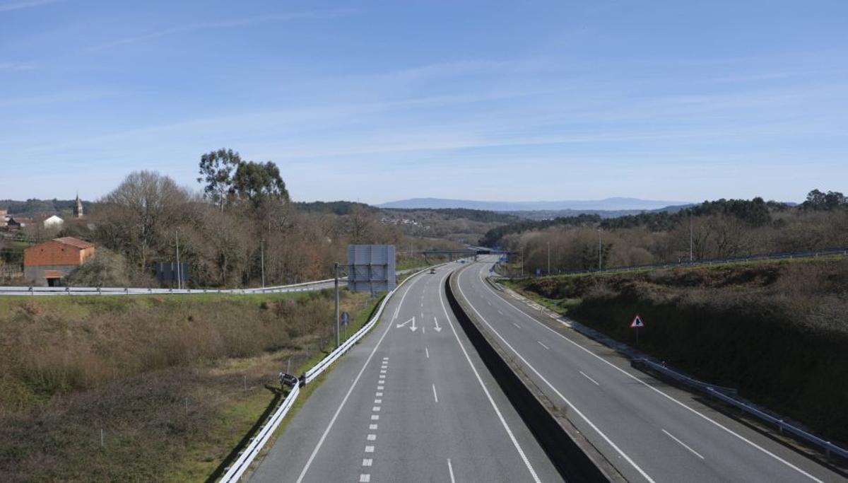 La AG-54 a la altura del enlace de Maside. | FDV