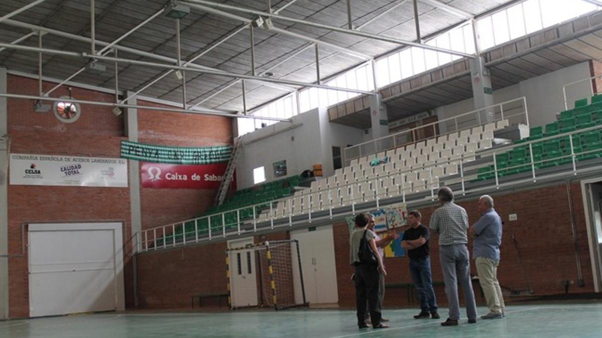 El teniente de alcalde y concejal de Deportes, Josep Ayuso, visita las obras del Pabellón de Gracia