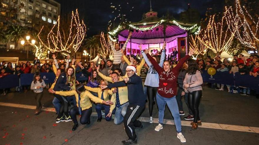 Los carteros animan con bailes y música la Navidad