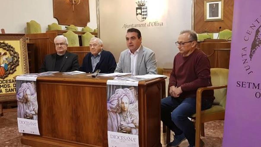 La presentación del cartel y los actos, que tuvo lugar ayer en el Ayuntamiento de Oliva