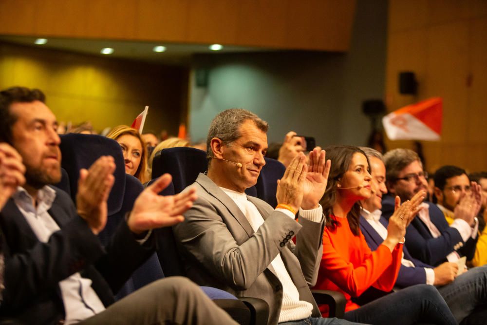 Inés Arrimadas: "Pedro Sánchez es un peligro público"