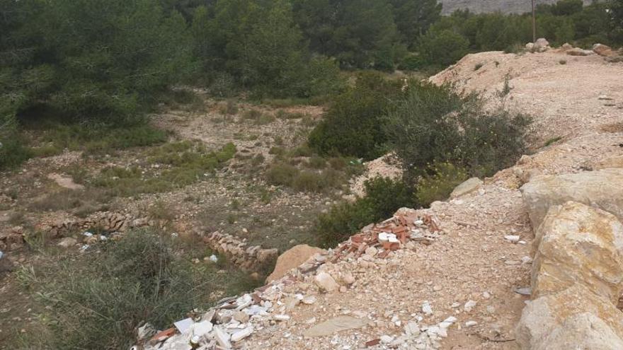 Benidorm limpiará escombros y matorrales de los caminos y vías pecuarias de El Moralet