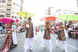 Las mejores imágenes del desfile del Ninot en Alicante