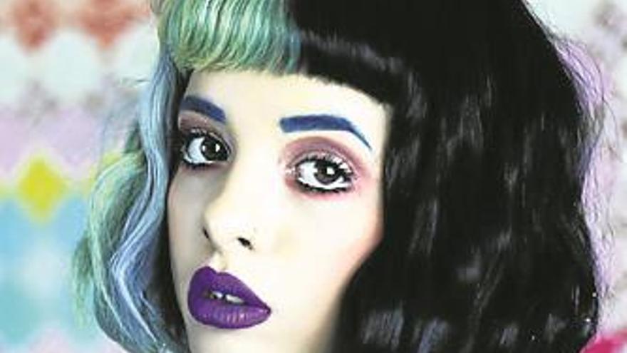 Acusa a Melanie Martinez de haberla violado