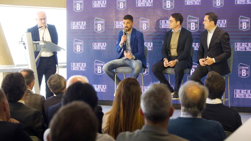 Villa presenta su proyecto para el CF Benidorm