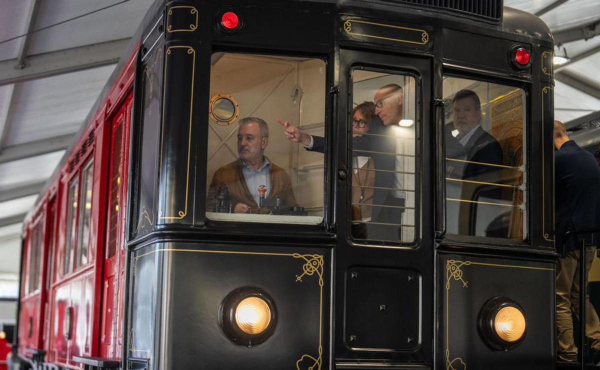 Una exposició de trens commemora el centenari del metro