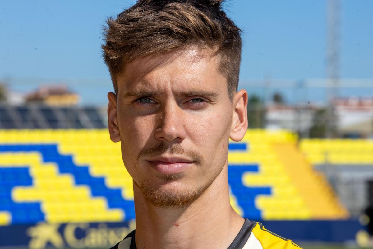Juan Foyth, en la Ciudad Deportiva José Manuel Llaneza.