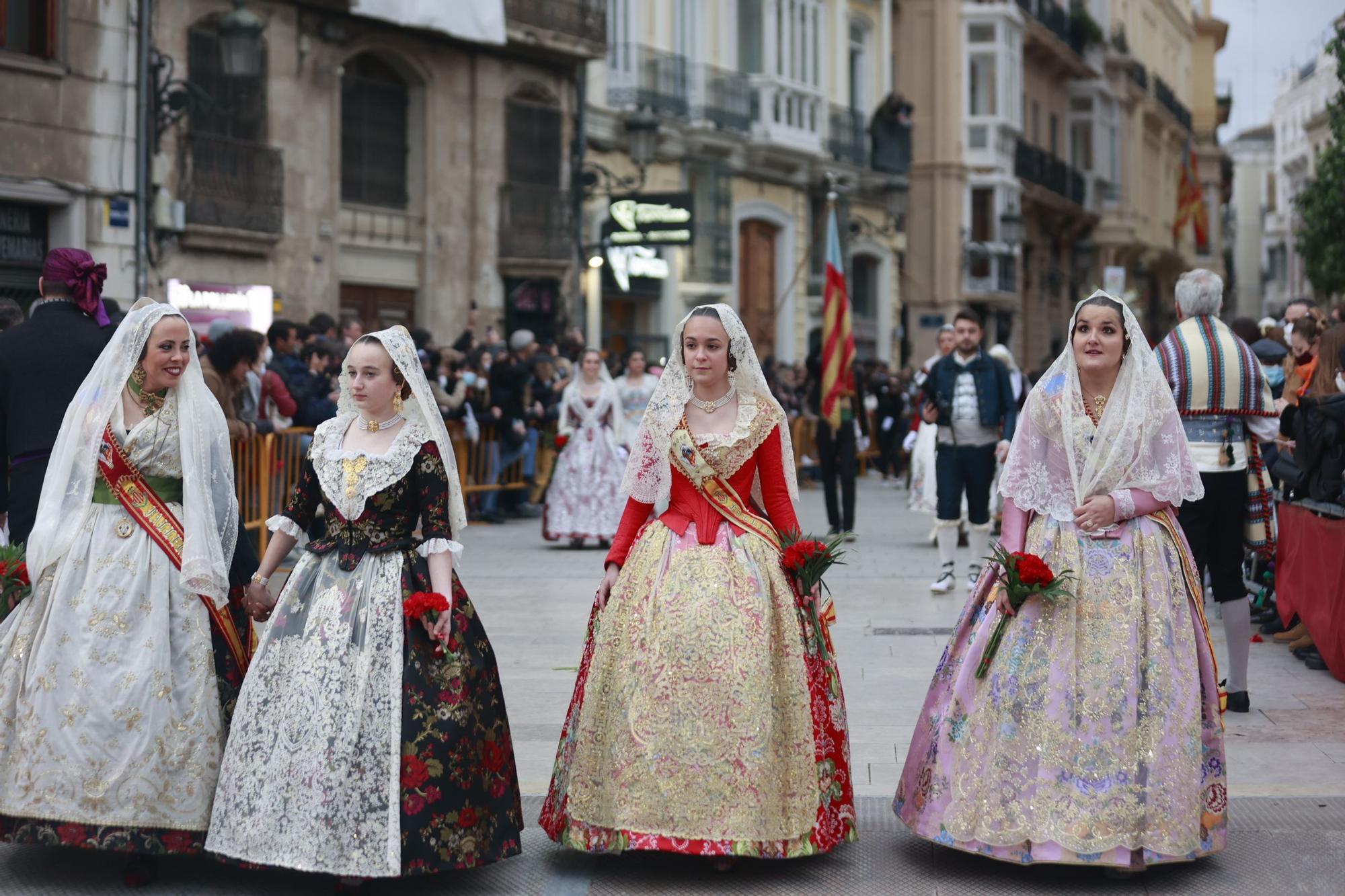 Búscate en el segundo día de ofrenda por la calle Quart (entre las 18:00 a las 19:00 horas)