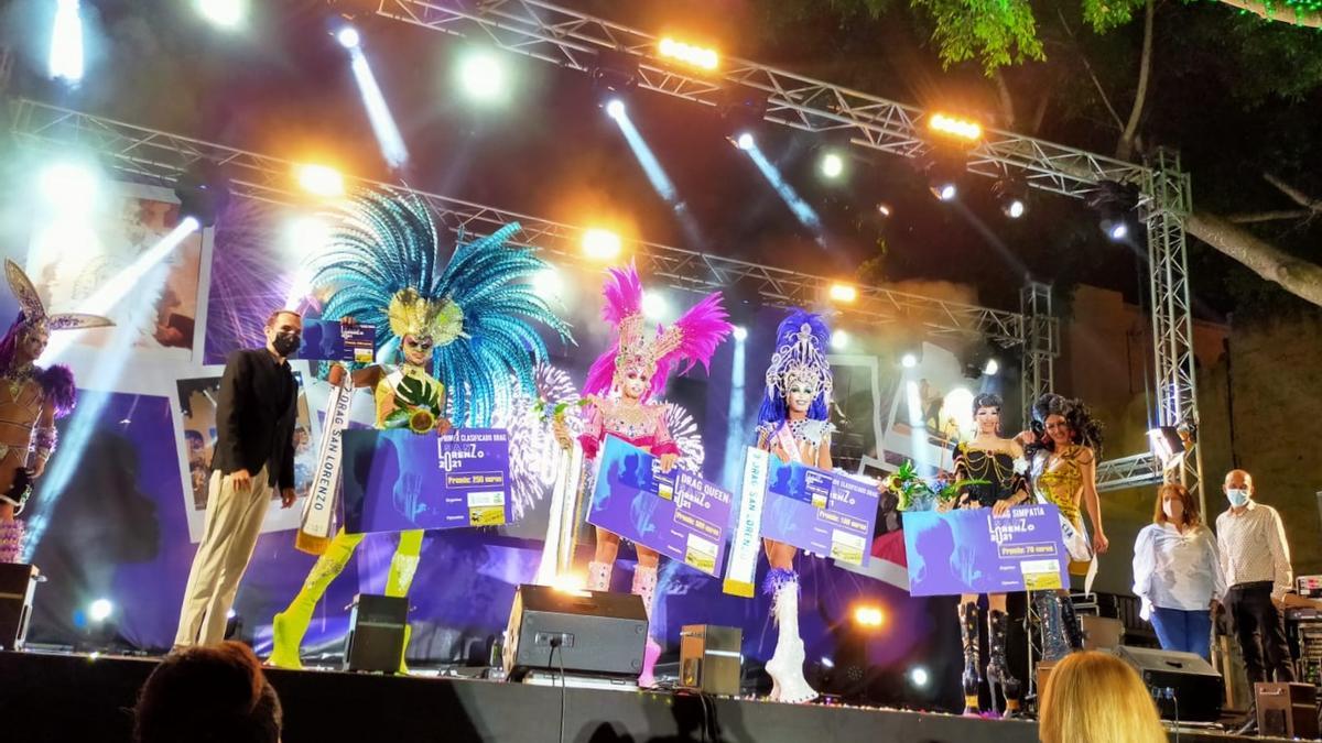 Finalistas en la gala  Drag Queen de San Lorenzo.