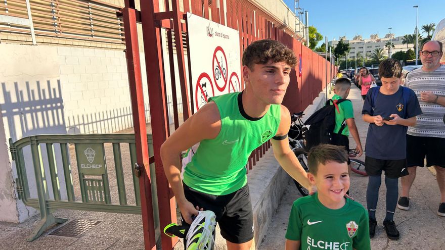 El Elche, con Mendoza y sin Aguado en el entrenamiento previo a viajar a Sevilla