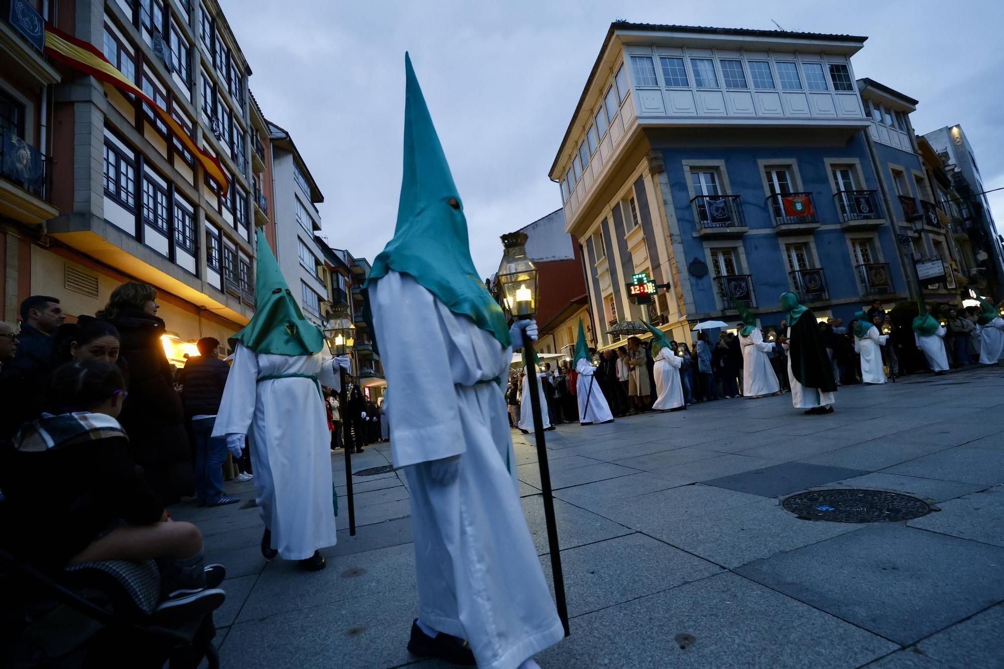 EN IMÁGENES: Así se vivió la procesión de Jesús Cautivo por las calles de Avilés