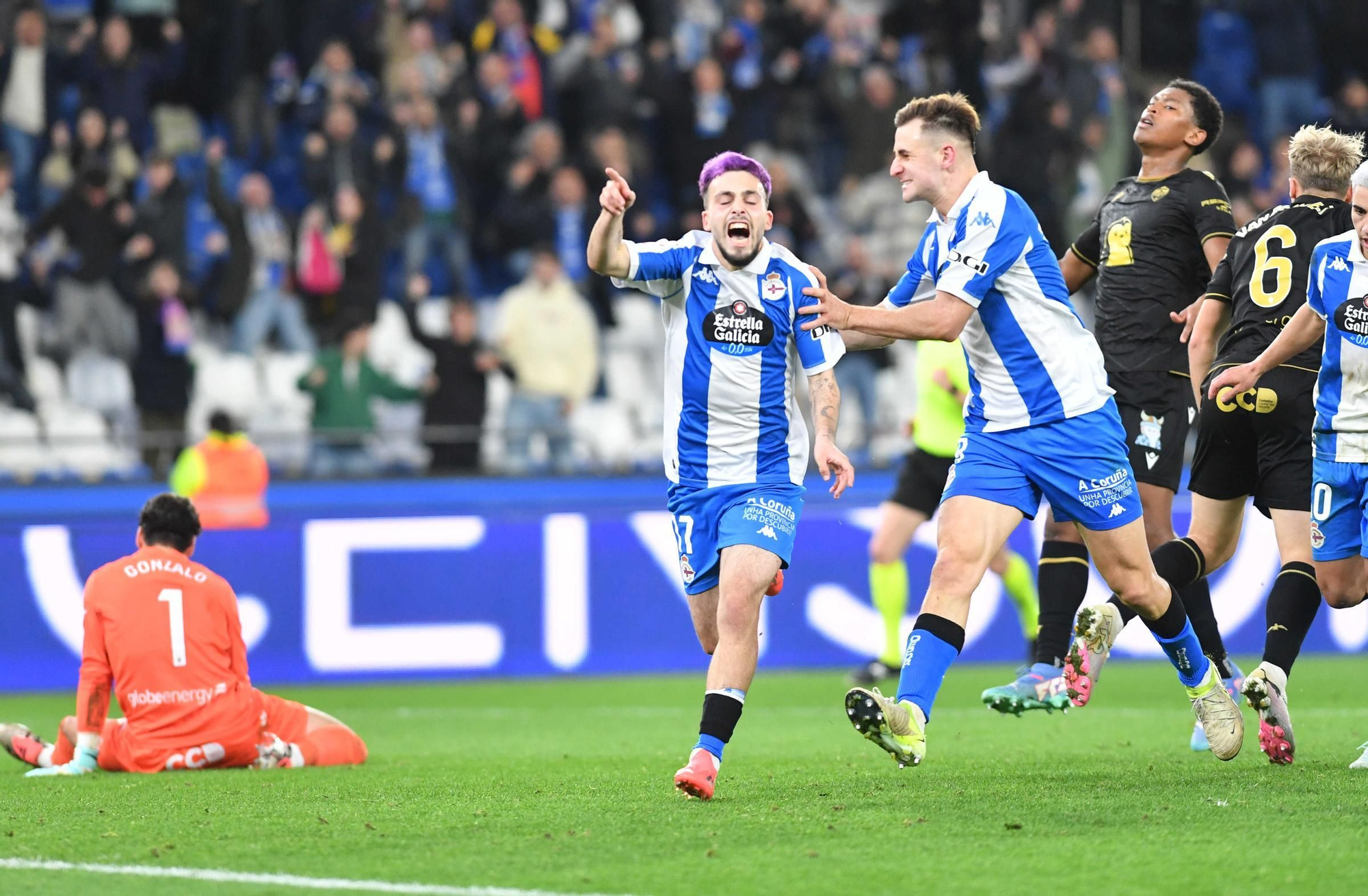 El Dépor golea al Castellón en Riazor (5-1)