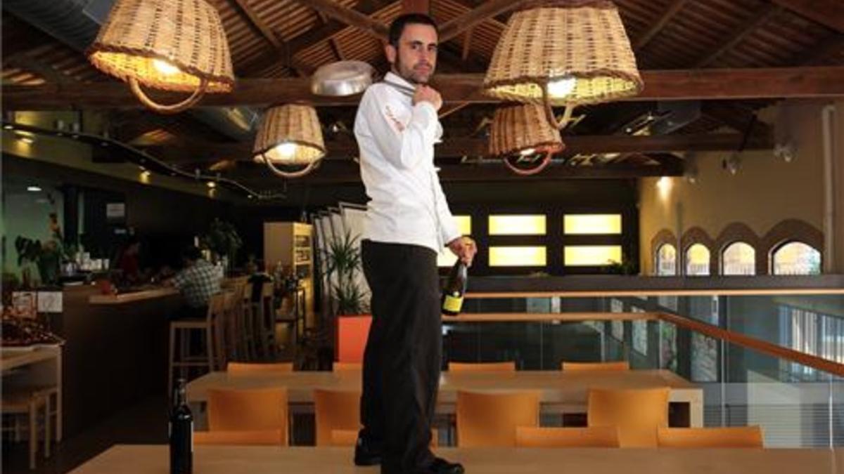 Oriol Llavina, en una mesa del trasladado El Cigró d'Or. Foto: Ricard Cugat