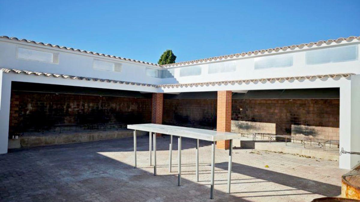 El Ayuntamiento ha adaptado los paelleros de la ermita.