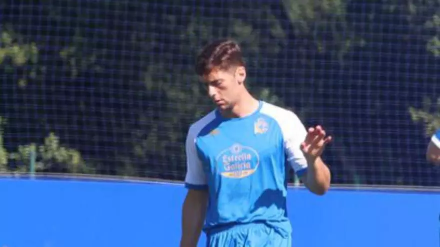 El Deportivo vuelve al trabajo este martes, pendiente de Arnau Comas