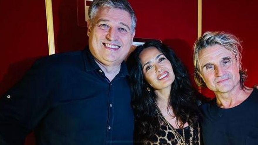 Salma Hayek lo da todo bailando con Nacho Cano en Ibiza