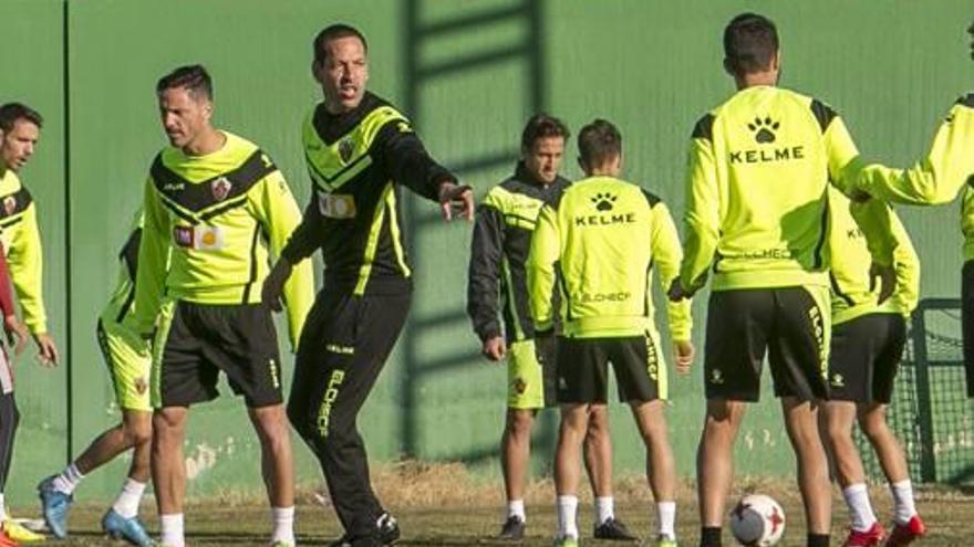 José Luis Acciari y Óscar Sánchez, en el entrenamiento.